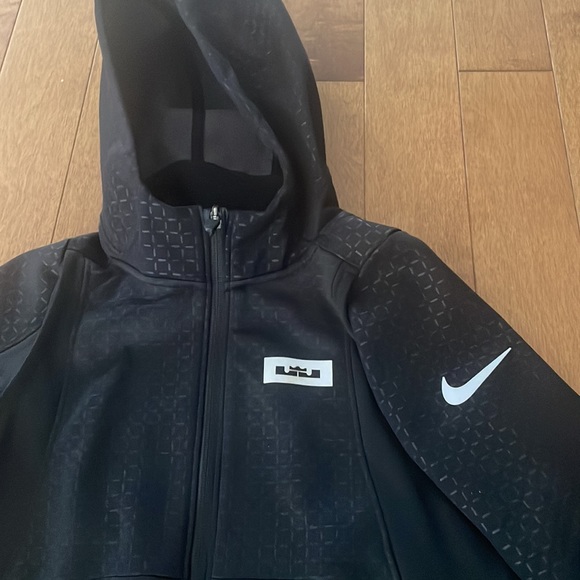 Nike jacket - Picture 2 of 2